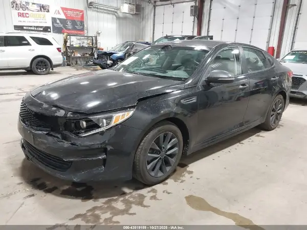 5XXGU4L39HG175504 2017 KIA OPTIMA - Image 2