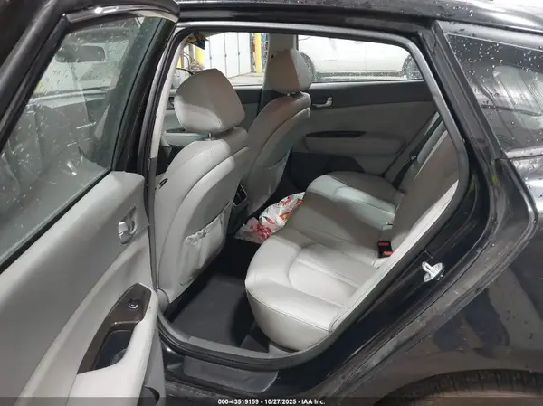 5XXGU4L39HG175504 2017 KIA OPTIMA - Image 8