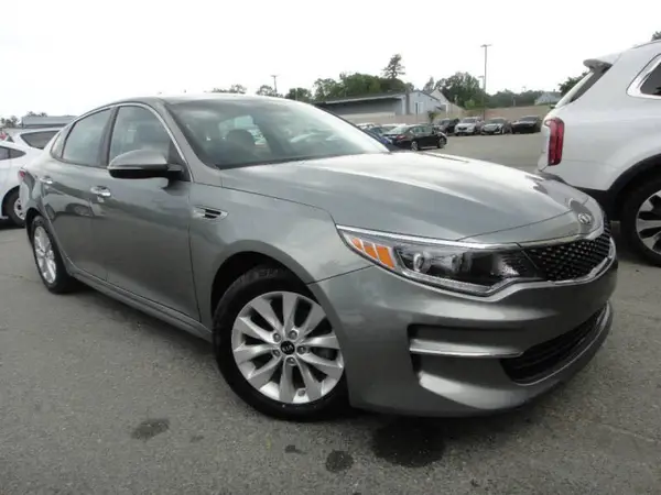 5XXGU4L39HG1773XX 2017 KIA OPTIMA - Image 1