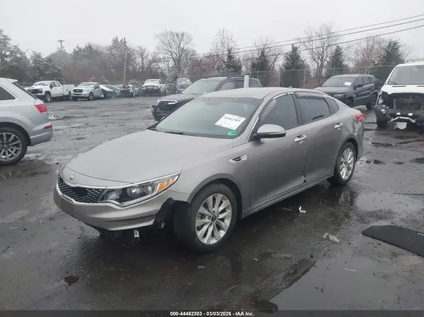 5XXGU4L39JG180336 2018 KIA OPTIMA - Image 2