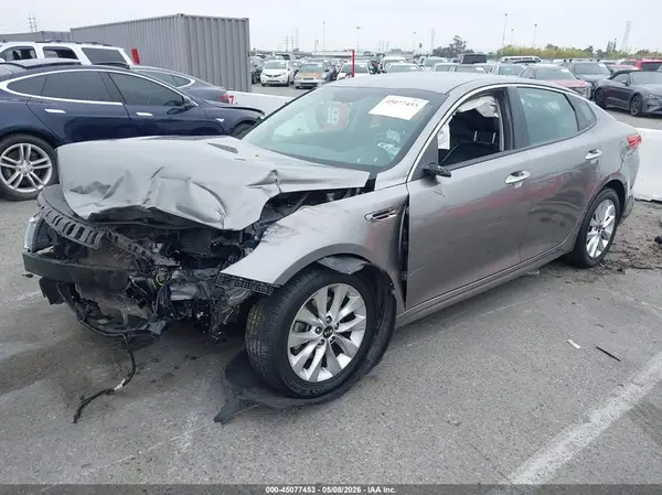 5XXGU4L39JG182538 2018 KIA OPTIMA - Image 2
