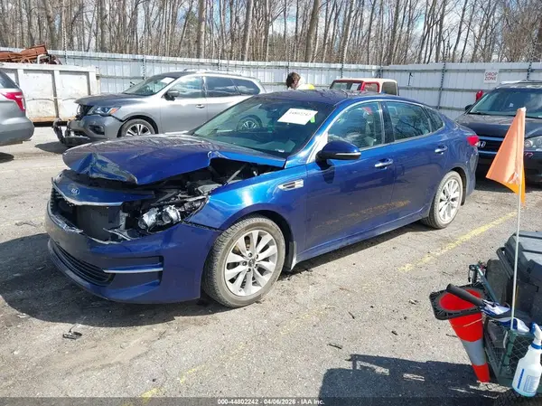 5XXGU4L39JG197556 2018 KIA OPTIMA - Image 2
