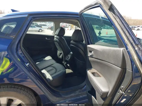 5XXGU4L39JG197556 2018 KIA OPTIMA - Image 8