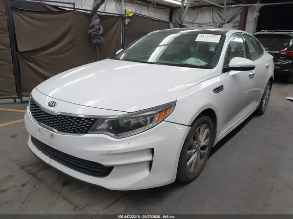 5XXGU4L39JG199503 2018 KIA OPTIMA - Image 2