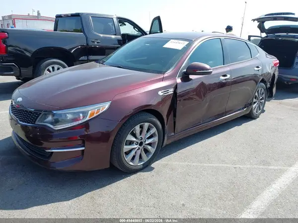 5XXGU4L39JG206028 2018 KIA OPTIMA - Image 2