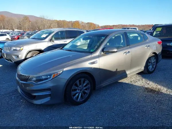5XXGU4L39JG209138 2018 KIA OPTIMA - Image 2