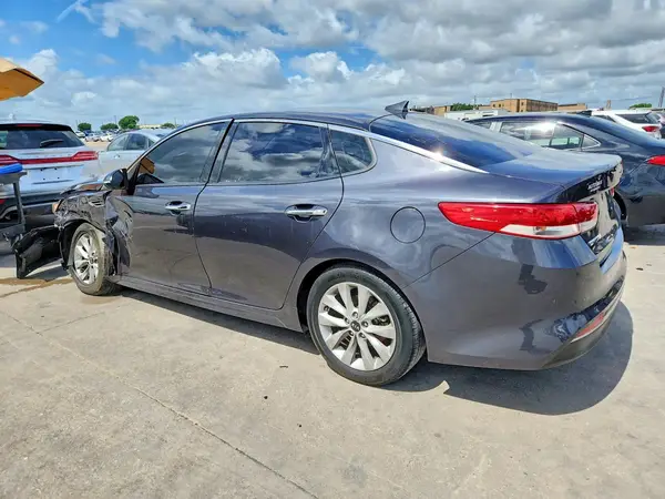 5XXGU4L39JG215893 2018 KIA OPTIMA - Image 2