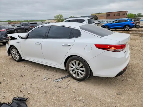 5XXGU4L39JG218597 2018 KIA OPTIMA - Image 2