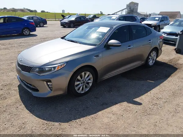 5XXGU4L39JG223721 2018 KIA OPTIMA - Image 2