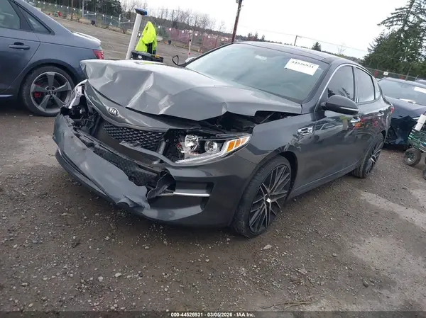 5XXGU4L39JG225629 2018 KIA OPTIMA - Image 2