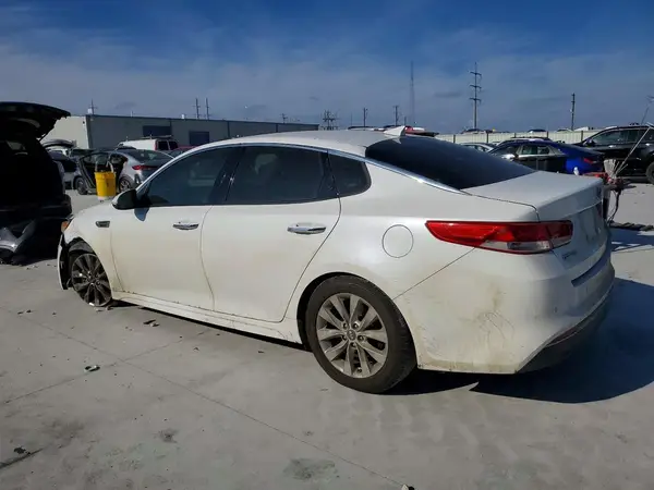 5XXGU4L39JG225887 2018 KIA OPTIMA - Image 2