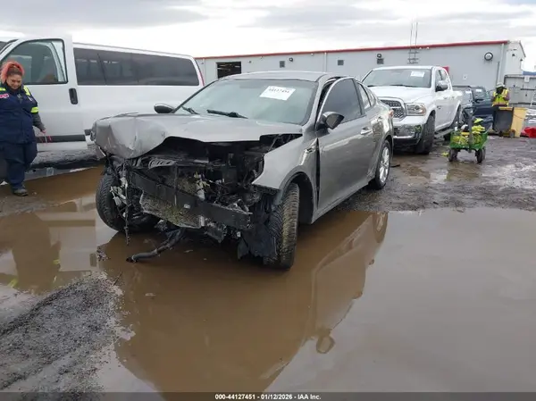 5XXGU4L39JG234072 2018 KIA OPTIMA - Image 2