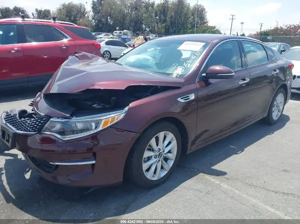 5XXGU4L39JG242446 2018 KIA OPTIMA - Image 2