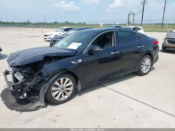 5XXGU4L39JG245072 2018 KIA OPTIMA - Image 2