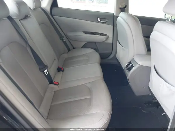 5XXGU4L3XGG064068 2016 KIA OPTIMA - Image 8