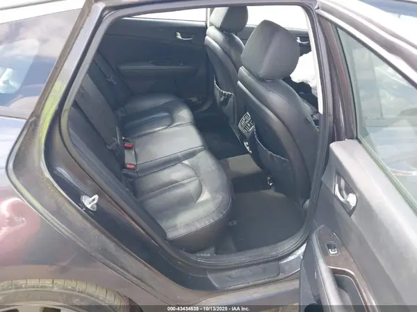 5XXGU4L3XHG123749 2017 KIA OPTIMA - Image 8