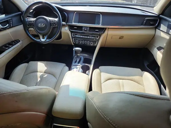 5XXGU4L3XHG135030 2017 KIA OPTIMA - Image 8