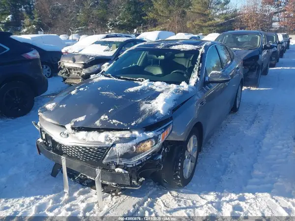 5XXGU4L3XHG150224 2017 KIA OPTIMA - Image 2