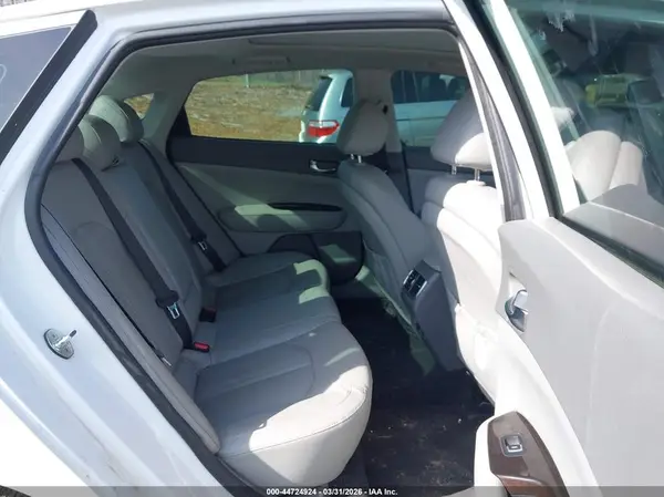5XXGU4L3XHG151339 2017 KIA OPTIMA - Image 8