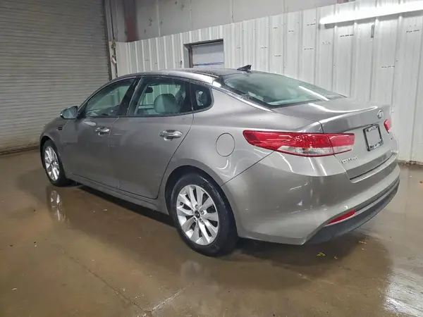 5XXGU4L3XHG154564 2017 KIA OPTIMA - Image 2
