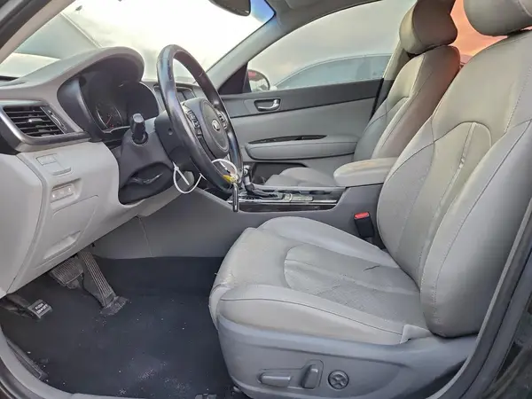 5XXGU4L3XHG164561 2017 KIA OPTIMA - Image 8