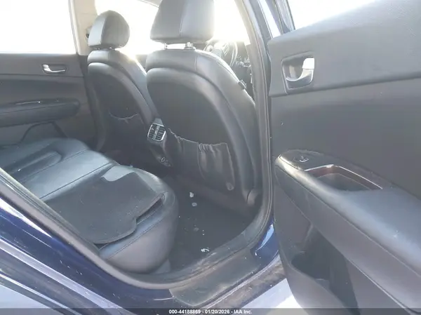 5XXGU4L3XHG170411 2017 KIA OPTIMA - Image 8