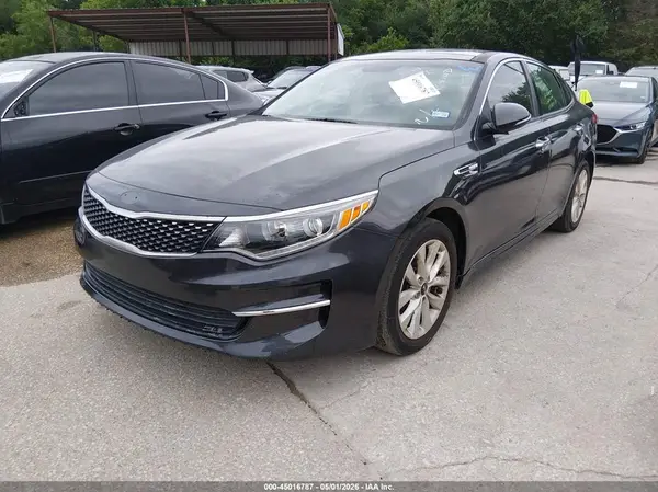 5XXGU4L3XJG195279 2018 KIA OPTIMA - Image 2