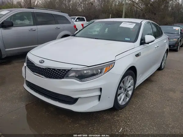 5XXGU4L3XJG224117 2018 KIA OPTIMA - Image 2