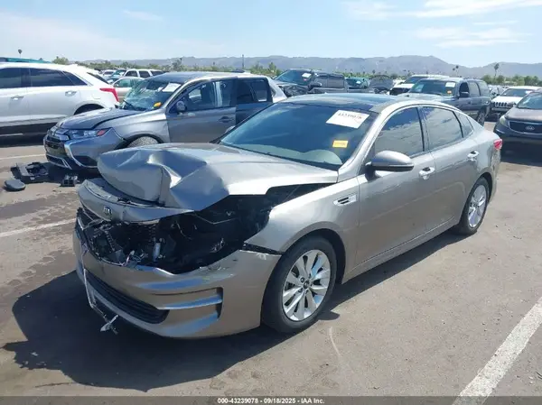 5XXGU4L3XJG238602 2018 KIA OPTIMA - Image 2