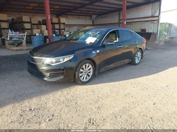 5XXGU4L3XJG239068 2018 KIA OPTIMA - Image 2