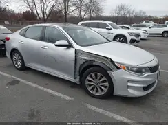 5XXGU4L3XJG257957 2018 KIA OPTIMA