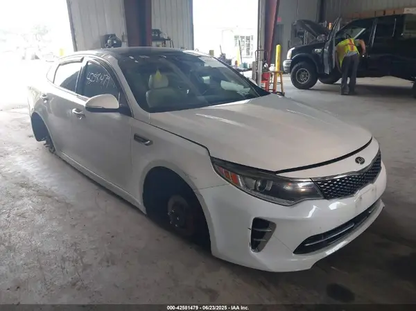 5XXGV4L20GG107109 2016 KIA OPTIMA - Image 1