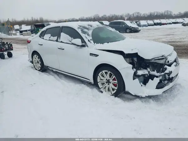 5XXGV4L20HG138667 2017 KIA OPTIMA - Image 1