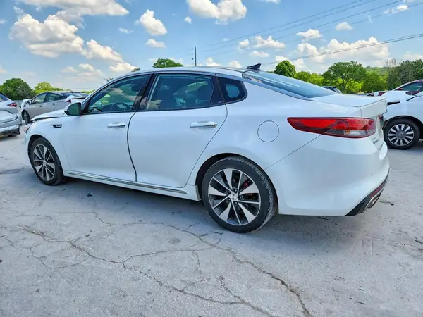 5XXGV4L21GG029956 2016 KIA OPTIMA - Image 2