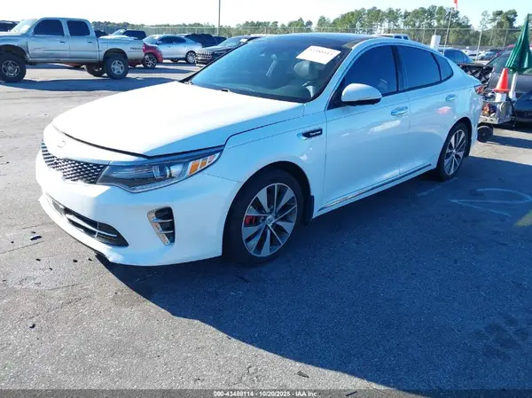 5XXGV4L21GG050807 2016 KIA OPTIMA - Image 2