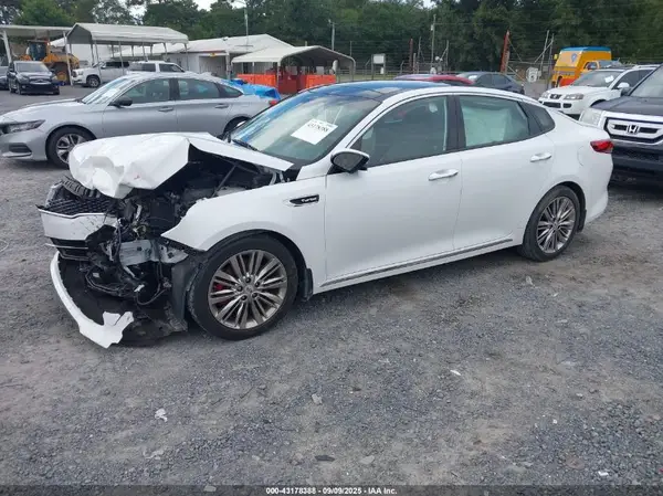 5XXGV4L21GG075335 2016 KIA OPTIMA - Image 2