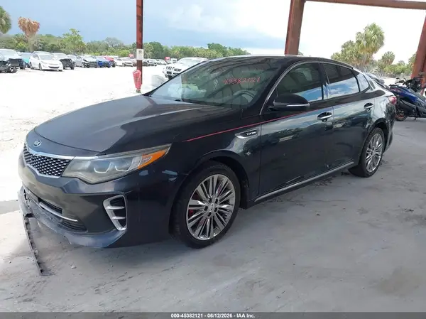 5XXGV4L22HG124723 2017 KIA OPTIMA - Image 2