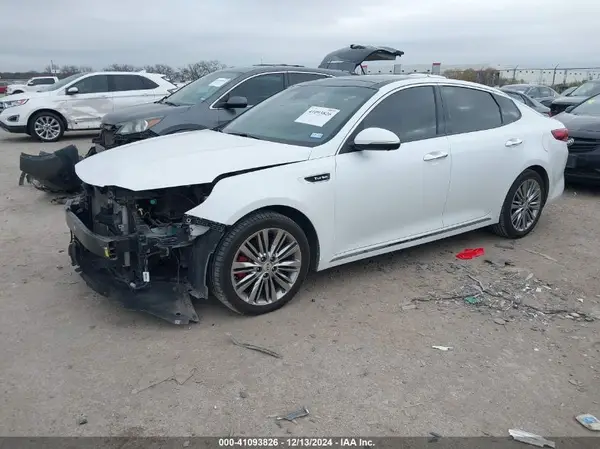 5XXGV4L22JG233821 2018 KIA OPTIMA - Image 2