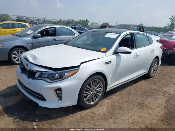 5XXGV4L22JG249081 2018 KIA OPTIMA - Image 2
