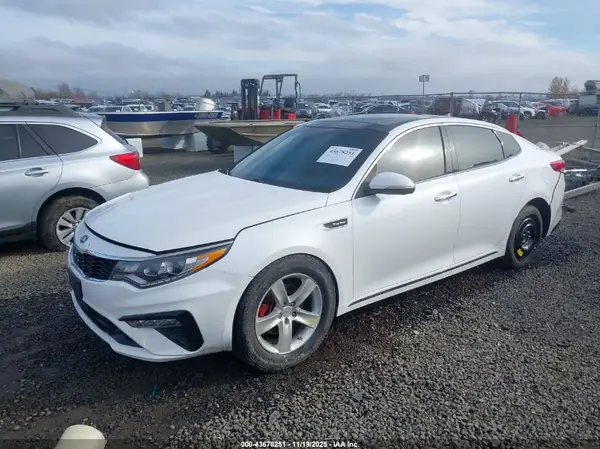 5XXGV4L22KG315906 2019 KIA OPTIMA - Image 2