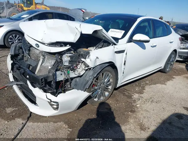 5XXGV4L23GG107556 2016 KIA OPTIMA - Image 2