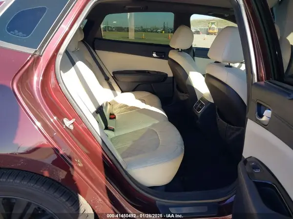 5XXGV4L23HG157052 2017 KIA OPTIMA - Image 8
