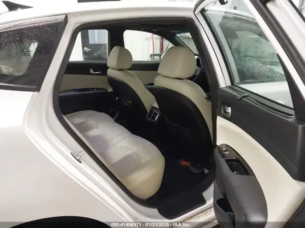 5XXGV4L23JG201167 2018 KIA OPTIMA - Image 8