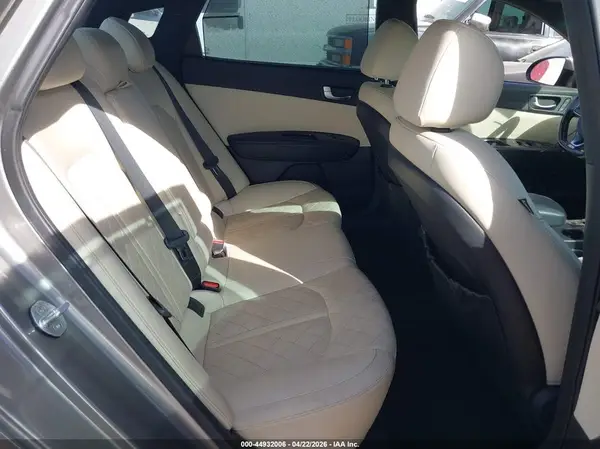 5XXGV4L25HG145016 2017 KIA OPTIMA - Image 8