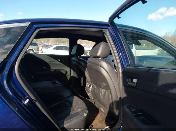 5XXGV4L25JG202482 2018 KIA OPTIMA - Image 8