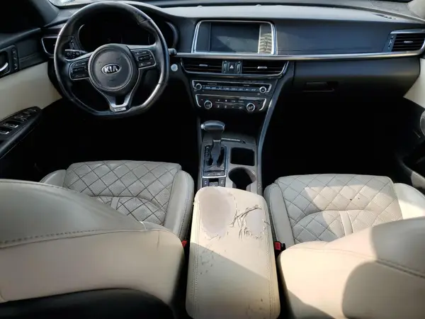 5XXGV4L25JG203082 2018 KIA OPTIMA - Image 8
