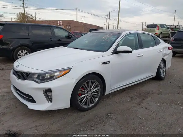 5XXGV4L25JG206743 2018 KIA OPTIMA - Image 2