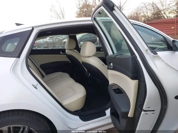 5XXGV4L25JG206743 2018 KIA OPTIMA - Image 8