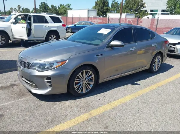 5XXGV4L26HG125213 2017 KIA OPTIMA - Image 2
