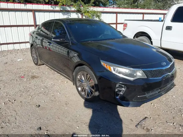 5XXGV4L26HG138222 2017 KIA OPTIMA - Image 1